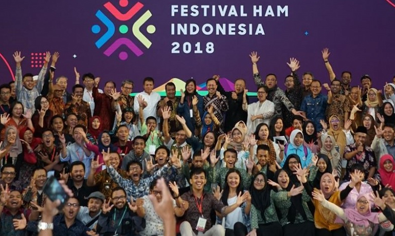Voces y perspectivas locales del movimiento de las ciudades de derechos humanos de Indonesia