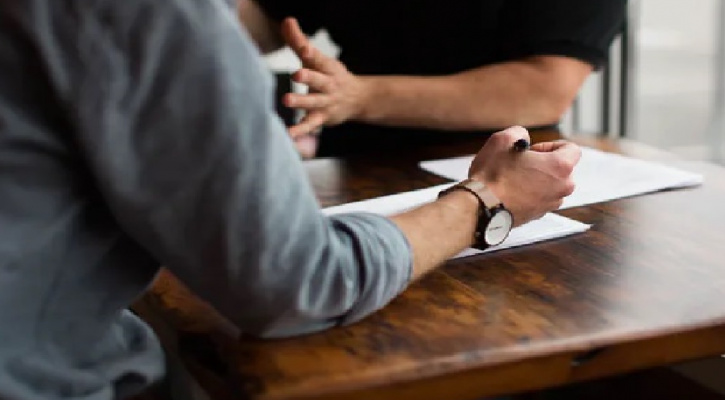 Charleroi's Local Omdusperson