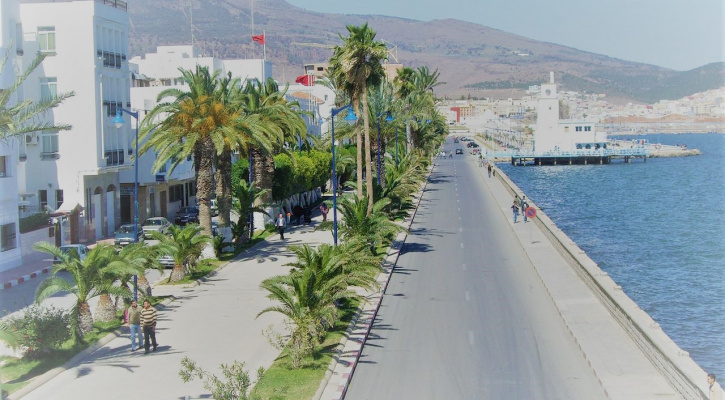 Guaranteeing universal rights in a city crossed by migratory routes